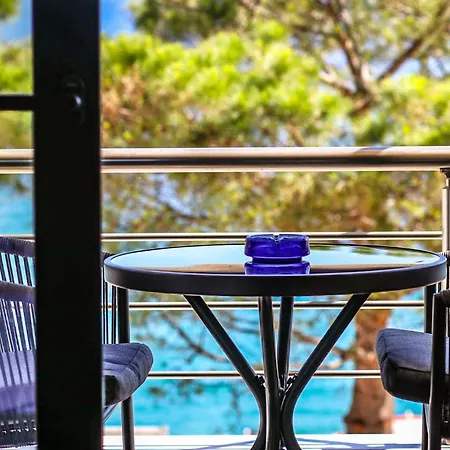 Hercules Sea View Bed & Breakfast *