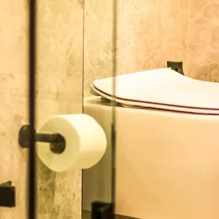 Alojamento de Acomodação e Pequeno-almoço Hercules Sea View Himare