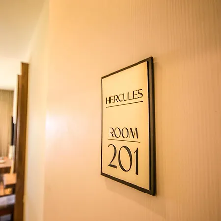 Alojamento de Acomodação e Pequeno-almoço Hercules Sea View 4*